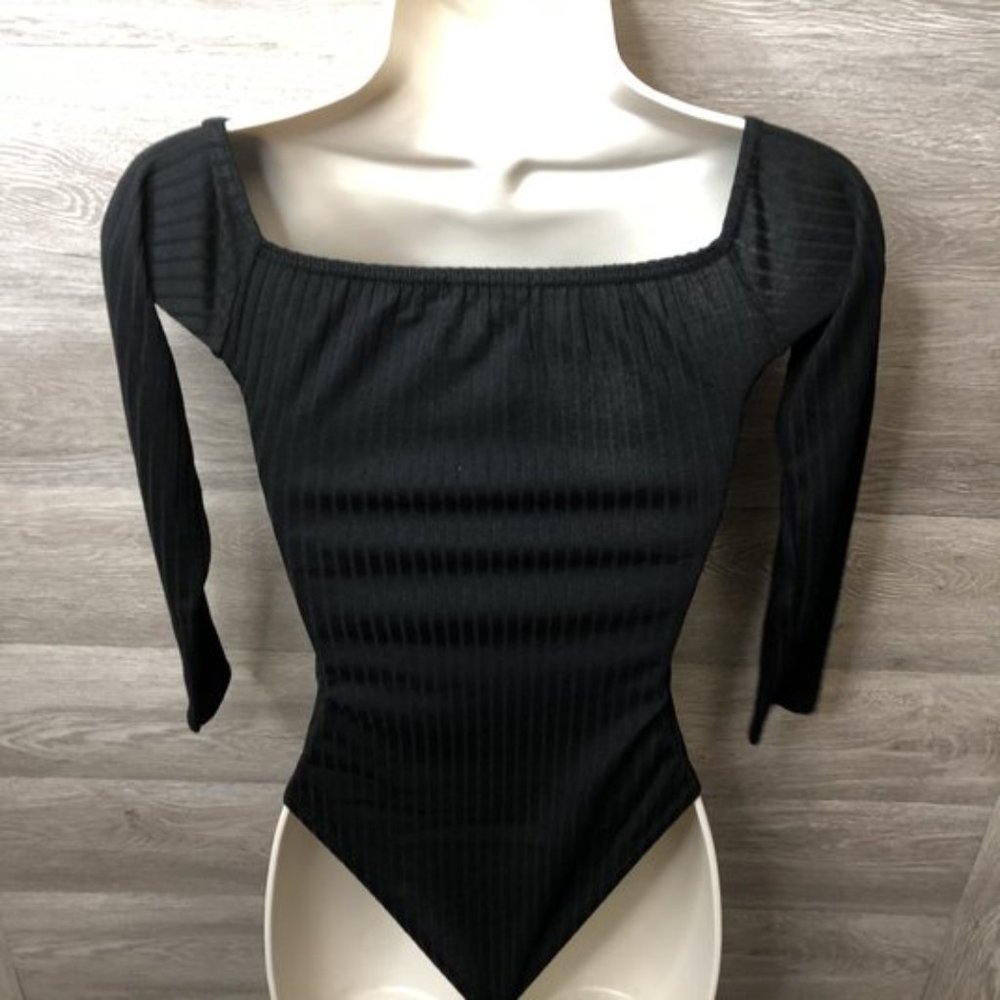 Boohoo 0P Off Shoulder Wrap Knitted Rib Bodysuit - Picture 4 of 6